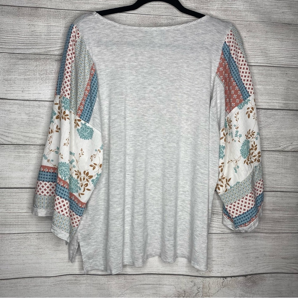 Chic Patchwork Sleeve Top - Light Gray - image 4